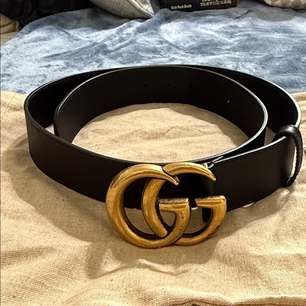 GUCCI
GG Marmont leather belt